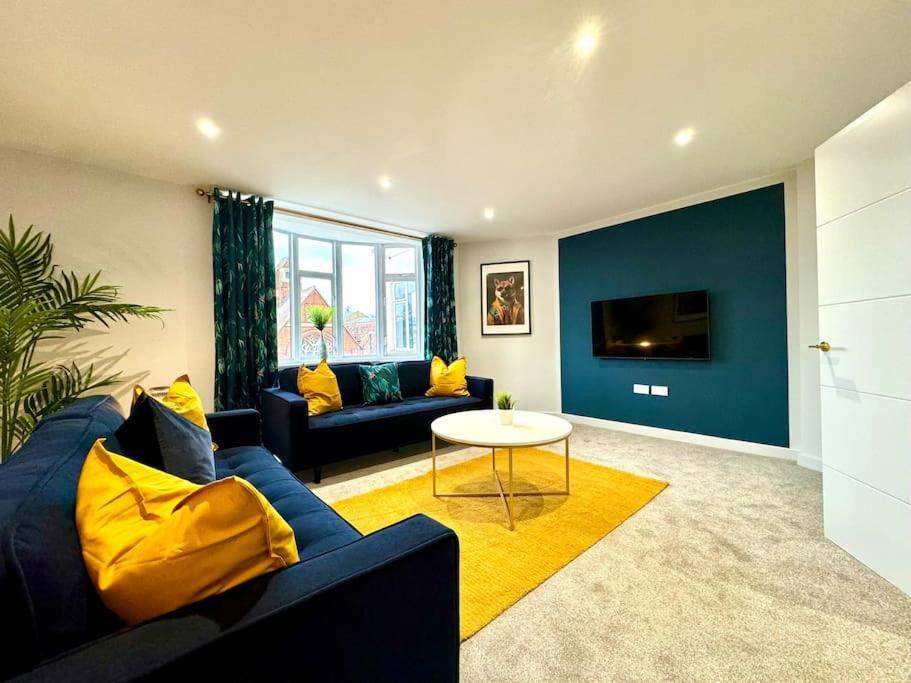 Bournemouth Getaway: 3Br Apartment Near Beach Ngoại thất bức ảnh
