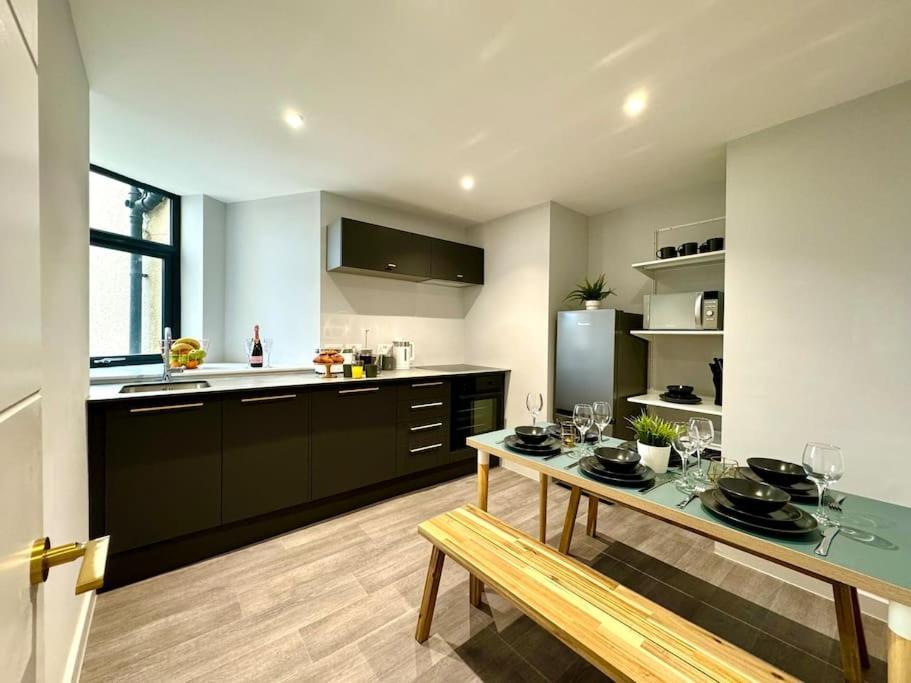 Bournemouth Getaway: 3Br Apartment Near Beach Ngoại thất bức ảnh