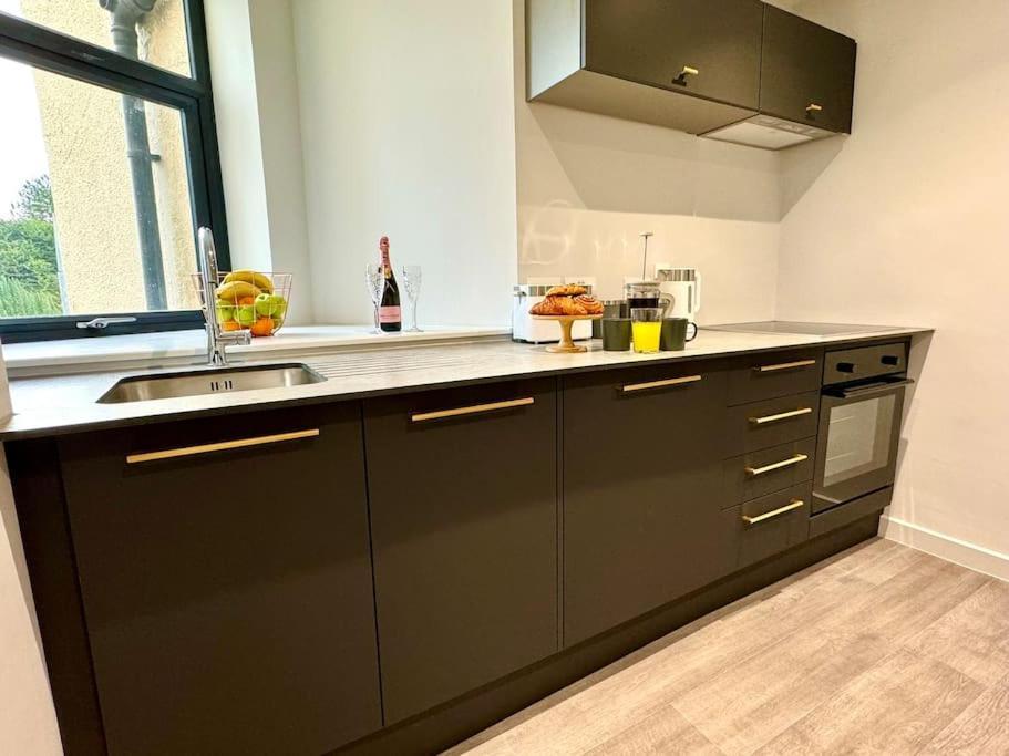 Bournemouth Getaway: 3Br Apartment Near Beach Ngoại thất bức ảnh